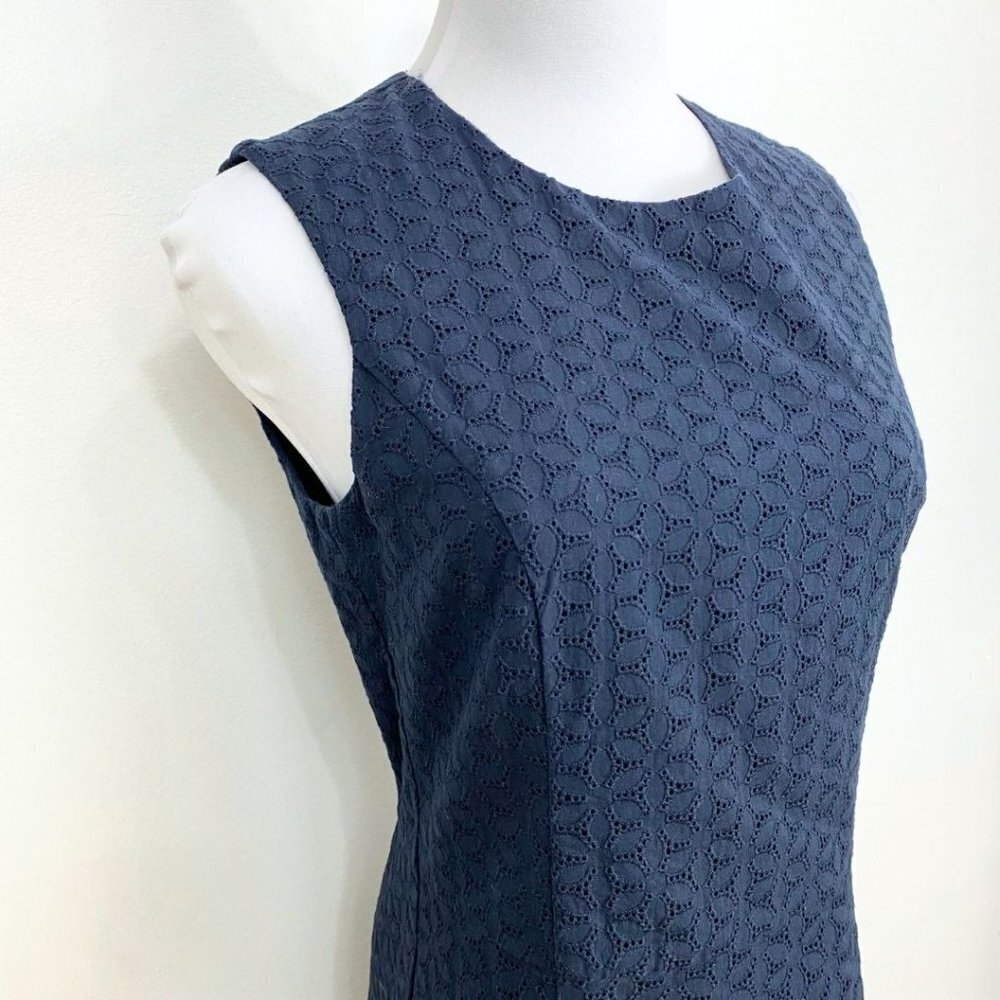 NWT THEORY NAVY FRANITA ORO EYELET SLEEVELESS SHEATH DRESS - 4 - Picture 6 of 10